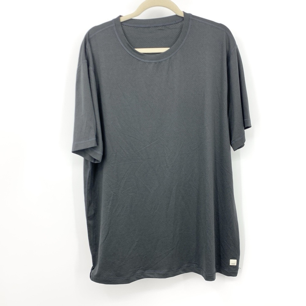 Vuori Men Size XXL Shirt Dark Gray Tradewind Performance Tee 2.0 Top Quick Dry